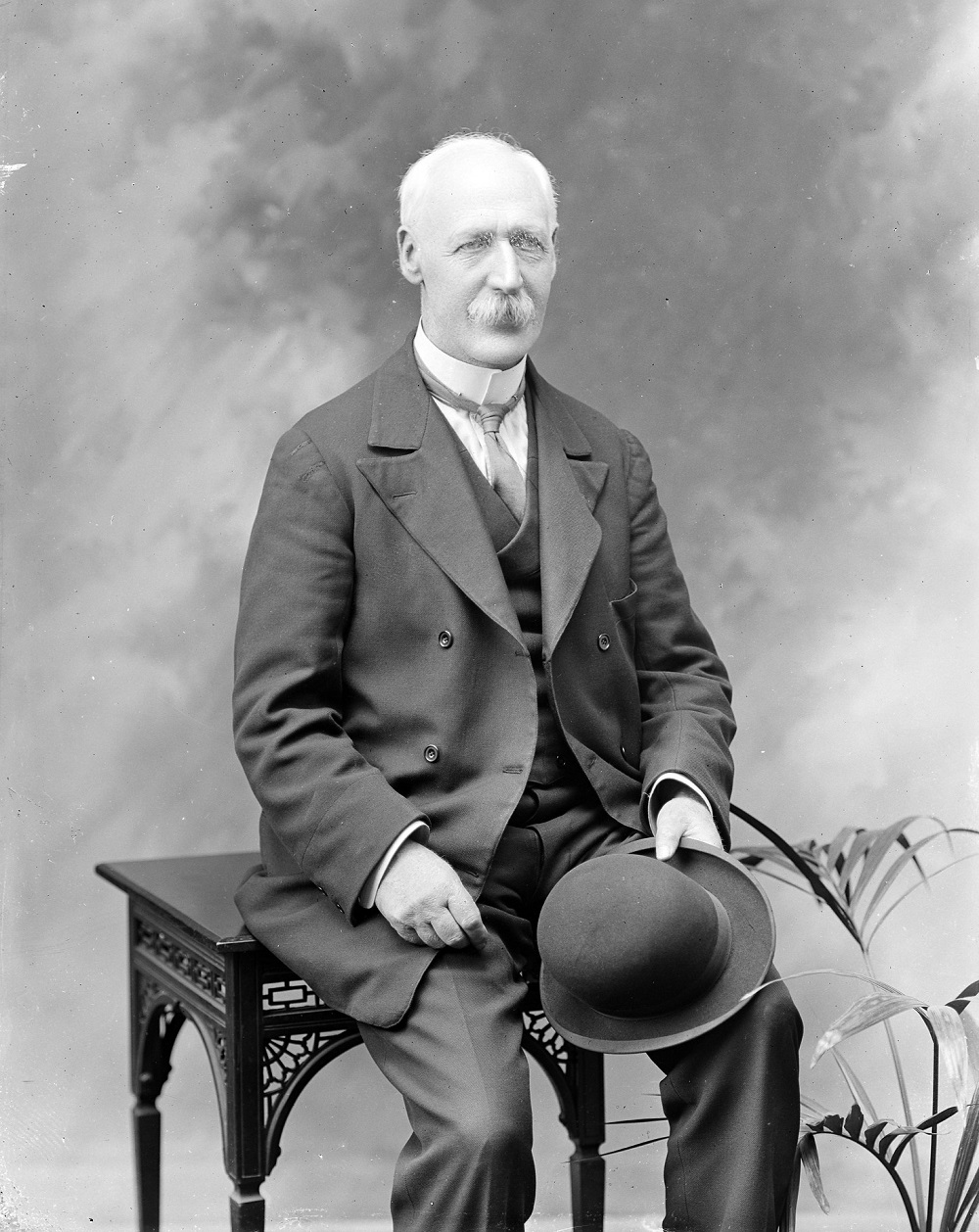 Portrait photo of Colonel Maurice Moore