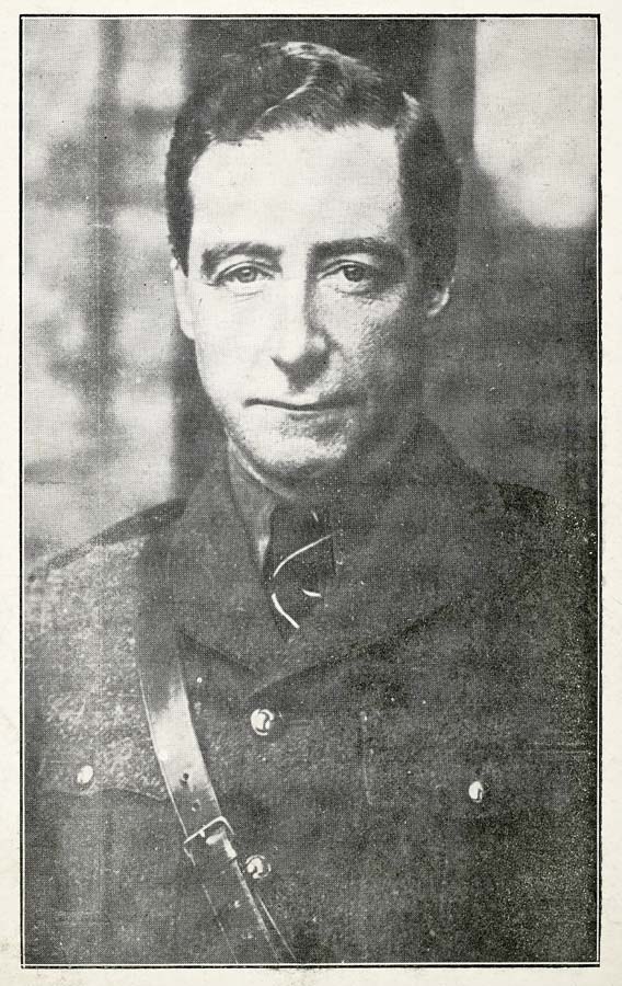 Grianghraf de Chathal Brugha in éide mhíleata
